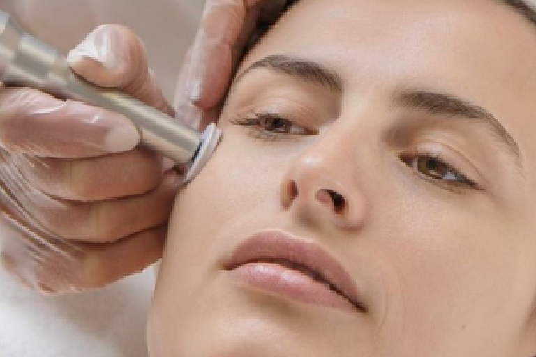 Microneedling Rf Vs. Microchanneling: What’s The Difference?