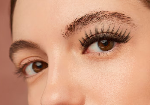 Lash lift treatment for fuller and naturally curled lashes