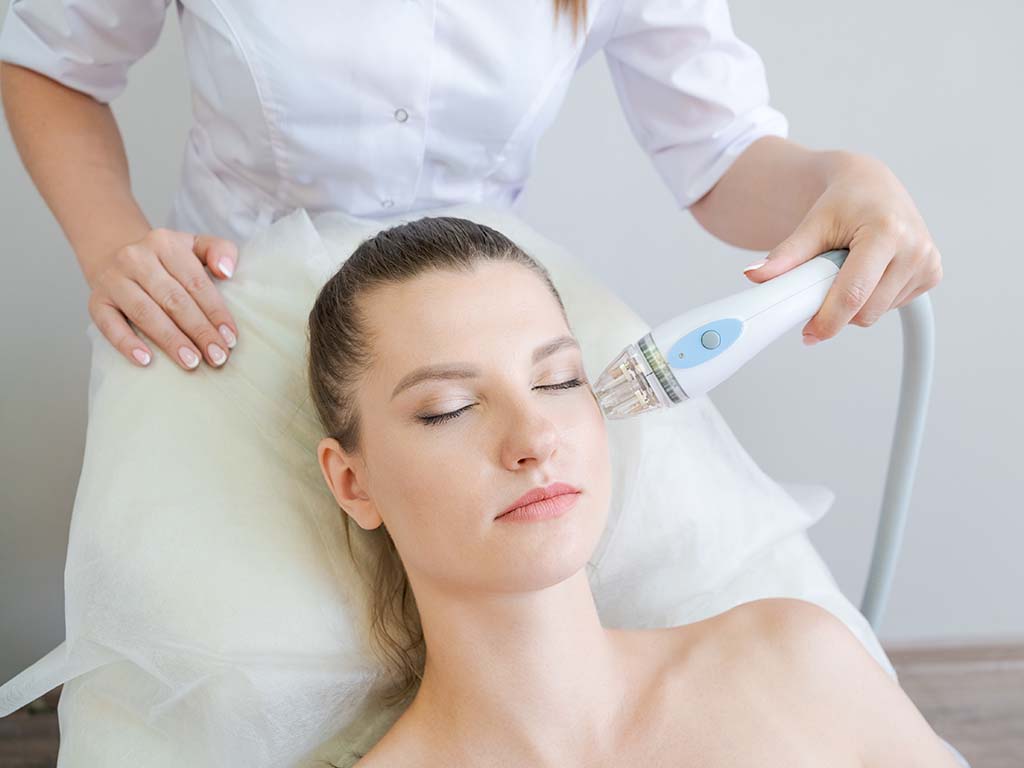 Oahu SMAS facelift procedure. Non-surgical facelift.