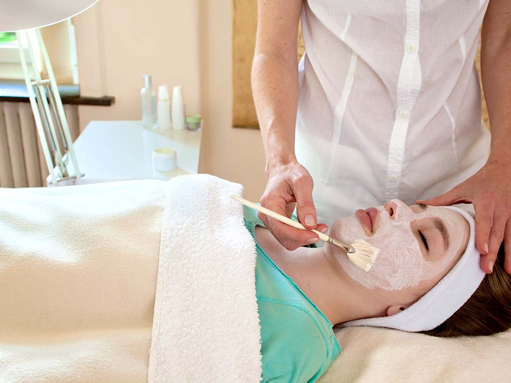 Oahu Ear protrusion plastic surgery procedure.